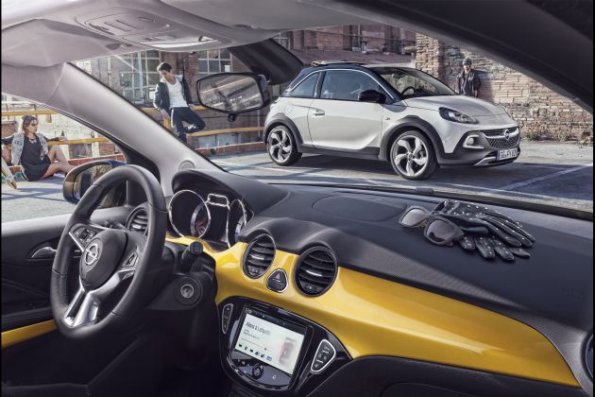 Cockpit und Armaturen im Opel Adam Rocks