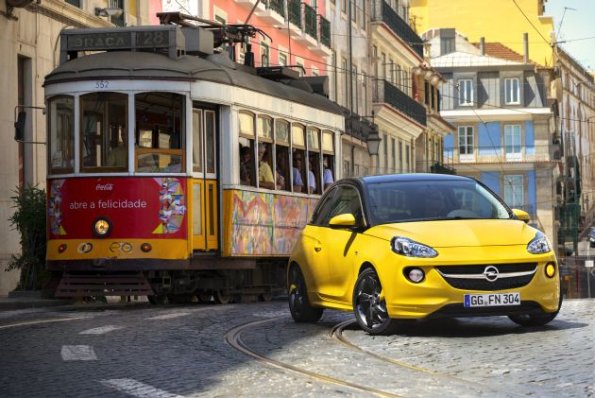 Außenaufnahme mit dem Opel Adam SLAM