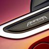 Detailaufnahme mit dem Logo des Opel Ampera