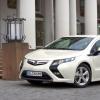 Front- und Seitenansicht des Opel Ampera