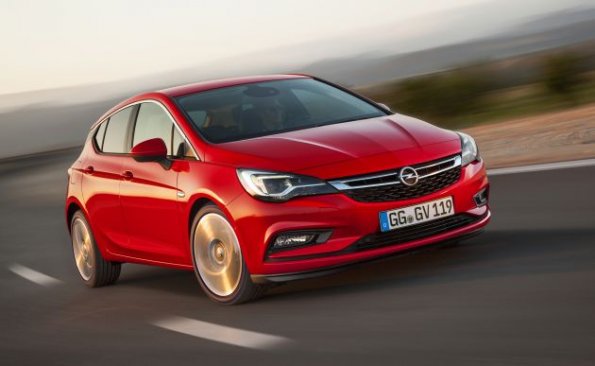 Front- und Seitenansicht des Opel Astra