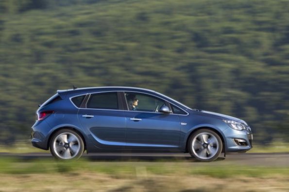 Der Opel Astra im Profil