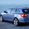 Heck- und Seitenansicht des Opel Astra Sports Tourer