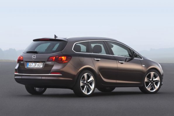 Die Heckpartie des Opel Astra Sports Tourer