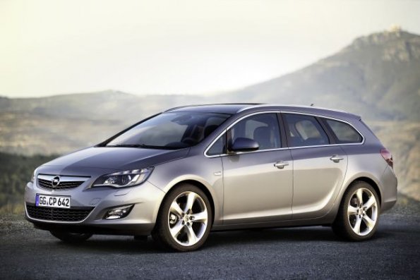 Seitenansicht des Opel Astra Sports Tourer