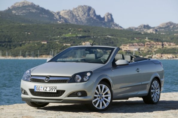 Frontansicht des Opel Astra TwinTop 