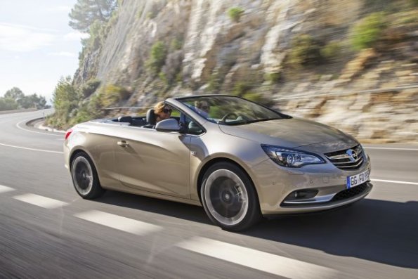 Die Seitenpartie des Opel Cascada