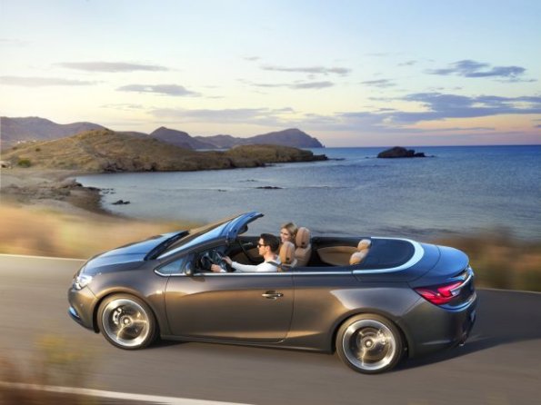 Außenaufnahme mit dem Opel Cascada