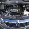 Ein Blick unter die Haube des Opel Corsa: Zw&ouml;lf Motoren stehen zur Auswahl, zwei davon mit Gas. Opel hat beim Update vor allem auf die Sparsamkeit der Motoren geachtet, der sparsamste Diesel kommt auf durchschnittlich 3,7 Liter laut Hersteller.