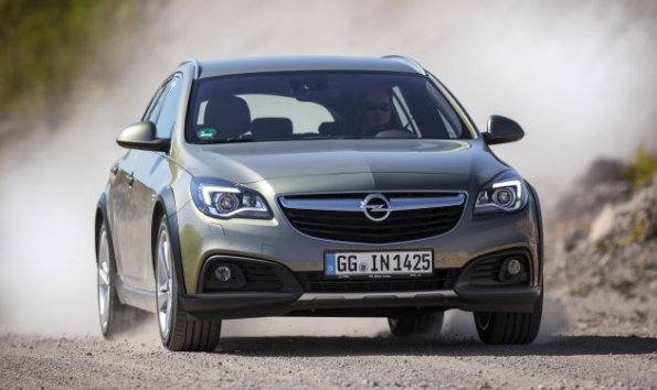 Die Frontansicht des Opel Insignia Country Tourer