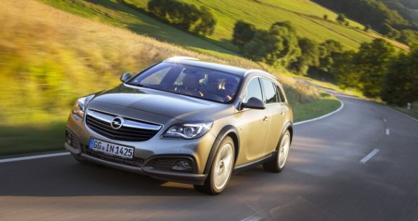 Frontpartie des Opel Insignia Country Tourer