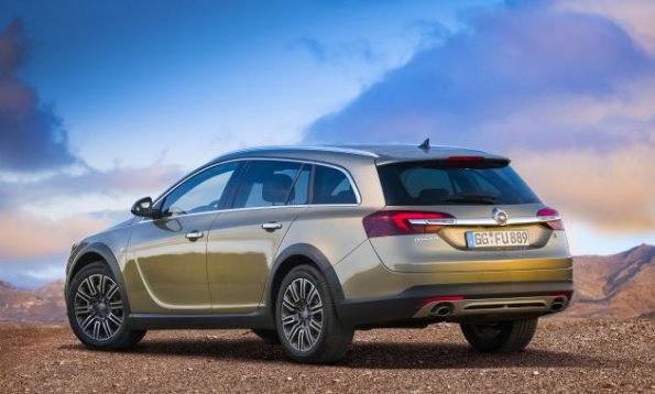 Die Heckpartie des Opel Insignia Country Tourer