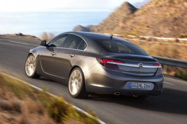 Heck- und Seitenpartie des Opel Insignia Fünftürer