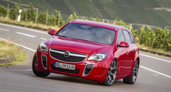 Die Fahrzeugfront des Opel Insignia OPC