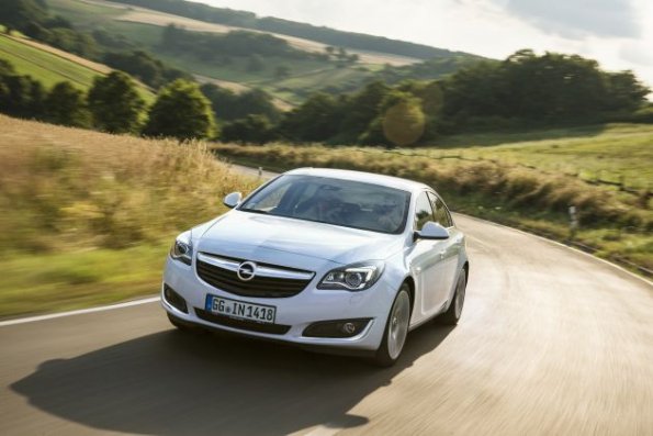 Fahrzeugfront des Opel Insignia Viertürer