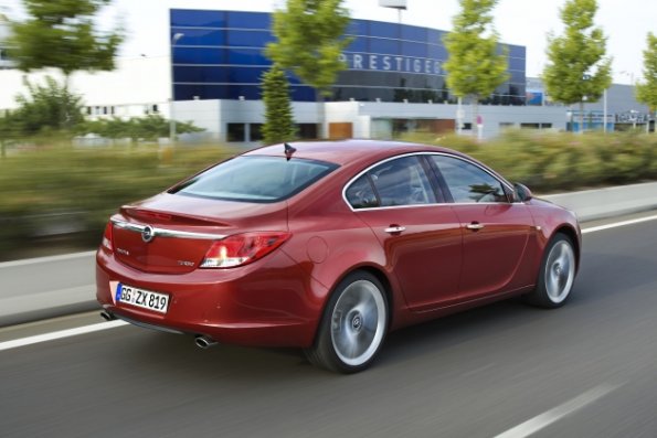 Ein Blick auf das Heck des Opel Insignia 