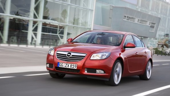 Der Opel Insignia in der Frontansicht