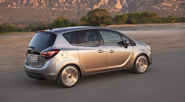 Heck- und Seitenpartie des Opel Meriva