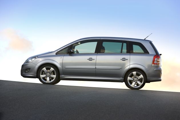Opel Zafira II:
Opel Zafira