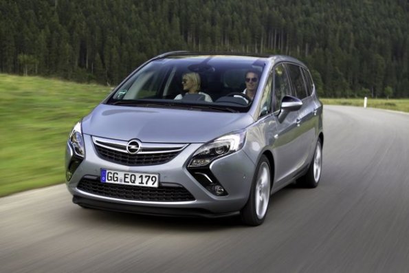 Die Fahrzeugfront am Opel Zafira Tourer