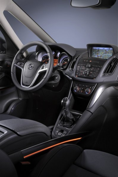 Das Cockpit im Opel Zafira Tourer