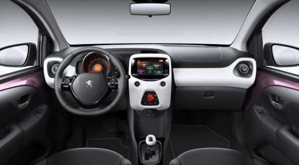 Cockpit und Armaturen im Peugeot 108