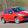 Seiten- und Frontansicht des Peugeot 206+ Street Racing