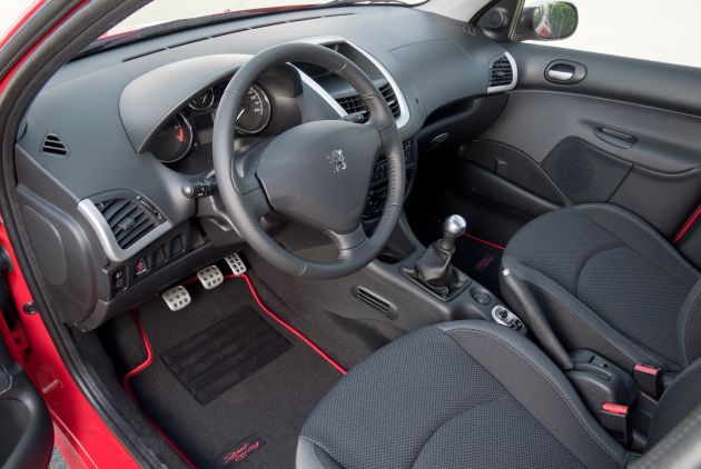 Peugeot 206+ Street Racing:
Peugeot 206+ Street Racing