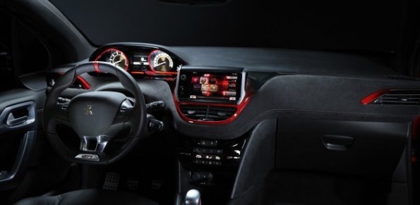 Ein Blick auf die Armaturentafel im Peugeot 208 GTI Concept