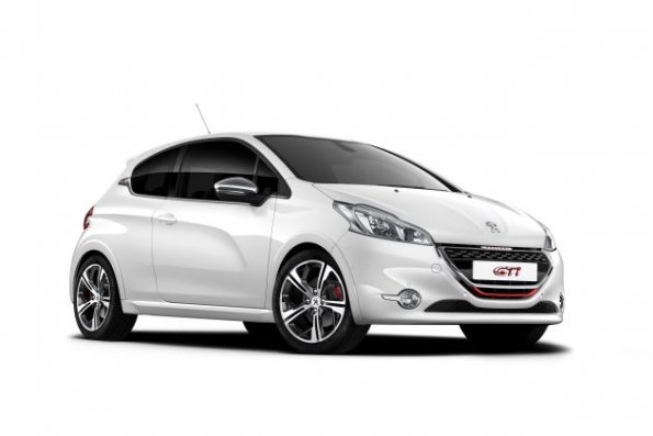 Der Peugeot 208 GTi in der Front- und Seitenansicht 