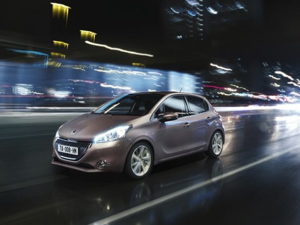 Front- und Seitenansicht des Peugeot 208