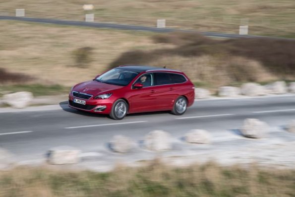 Die Seitenansicht des Peugeot 308