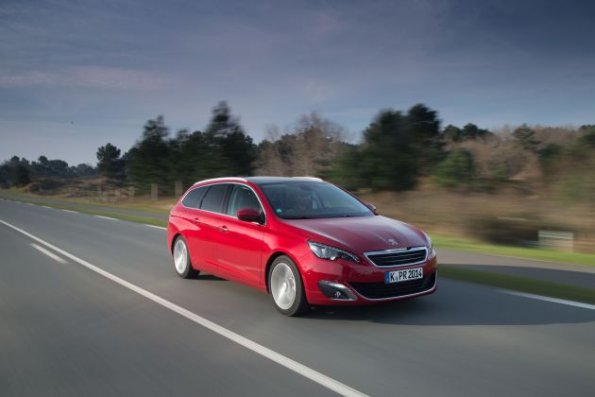 Front- und Seitenpartie des Peugeot 308