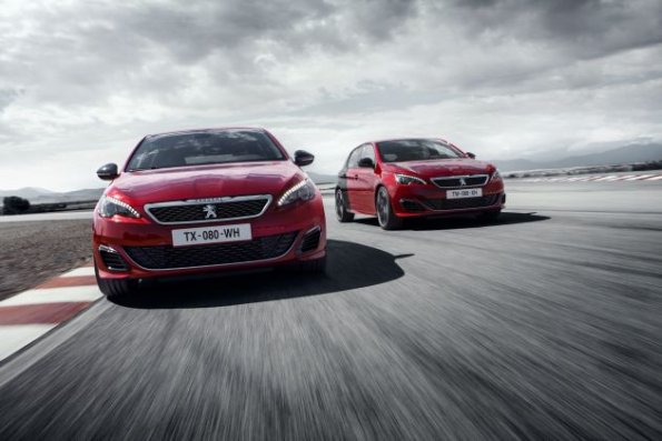 Die Fahrzeugfront des Peugeot 308 GTi