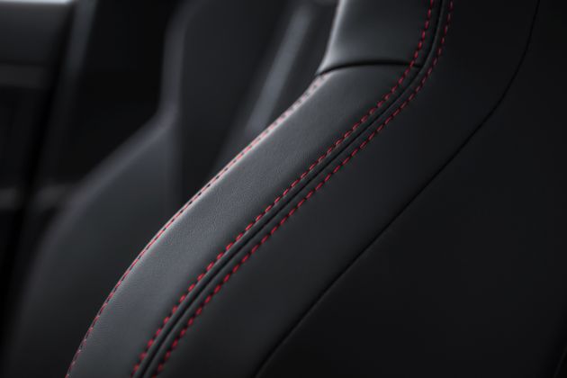 Peugeot 308 GTi:
Peugeot 308 GTi