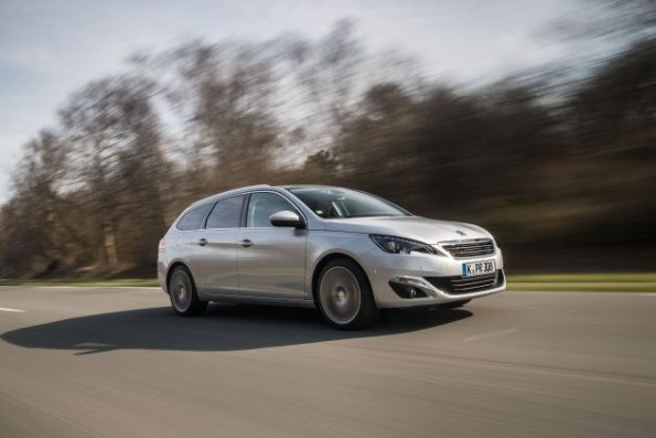 Front- und Seitenpartie des Peugeot 308 SW