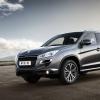 Die Front- und Seitenpartie des Peugeot 4008