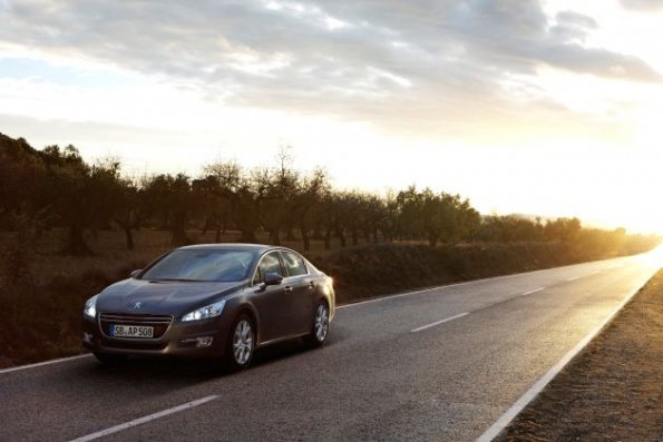 Eine Außenaufnahme des Peugeot 508