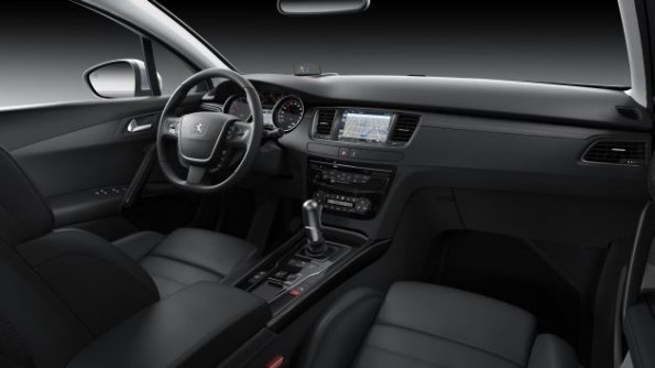 Die Armaturen und das Cockpit des Peugeot 508