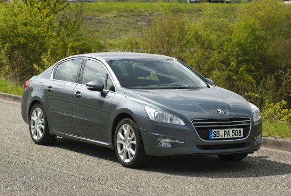 Die Frontpartie des Peugeot 508 Hybrid