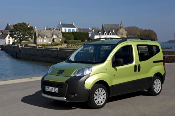 Front- und Seitenansicht des Peugeot Bipper Tepee