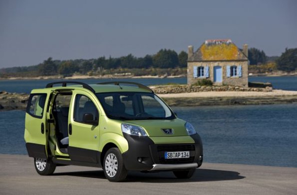 Frontansicht des Peugeot Bipper Tepee: Zwei Motoren, ein Diesel und ein Benziner stehen zur Verfügung