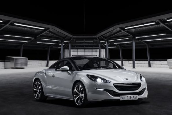 Peugeot RCZ mit geschlossenem Verdeck