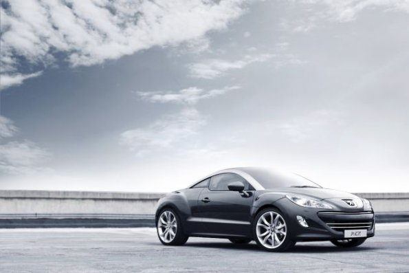 Sportliches Äußeres: der Peugeot RCZ in der Seitenansicht