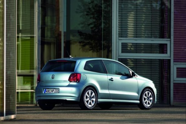 Heck- / Seitenansicht des VW Polo Bluemotion 09