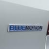 Heckansicht mit Label am VW Polo BlueMotion