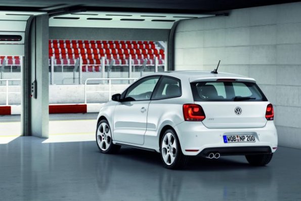 Heck- und Seitenansicht des Volkswagen Polo GTI 2010