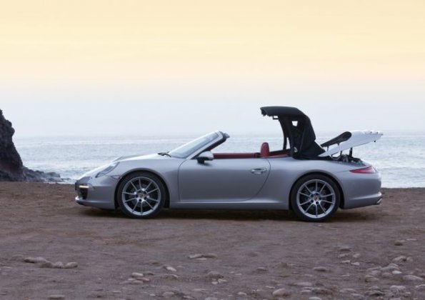 Das Verdeck des Porsche 911 Cabrio in Aktion