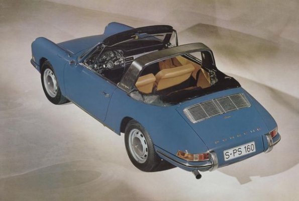 911 2.0 Targa Motor: 6-Zylinder-Boxermotor, luftgekühlt Hubraum: 1991 cm³ Leistung: 96 kW (130 PS) bei 6100 U/min Höchstgeschwindigkeit: 210 km/h