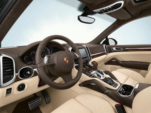 Cockpit und Armaturentafel im Porsche Cayenne